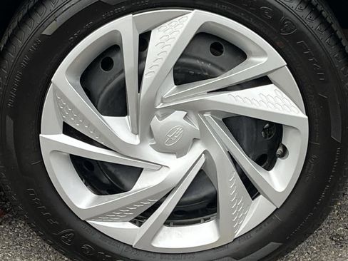 Certified 2025 Subaru Impreza 2.0i image 12