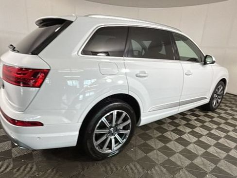 Used 2019 Audi Q7 3.0T Prestige w/ Prestige Package AWD/4WD image 2