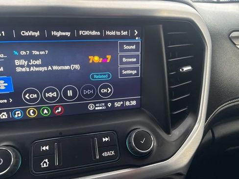 Used 2023 GMC Acadia SLT image 35