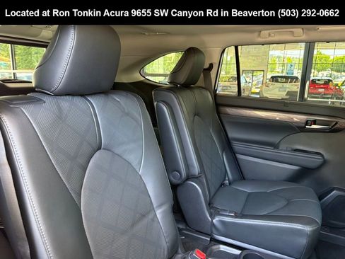 Used 2025 Toyota Highlander Platinum AWD/4WD image 33