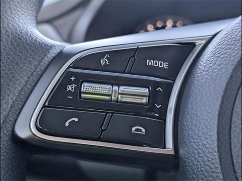 Certified 2022 Kia Seltos LX image 16