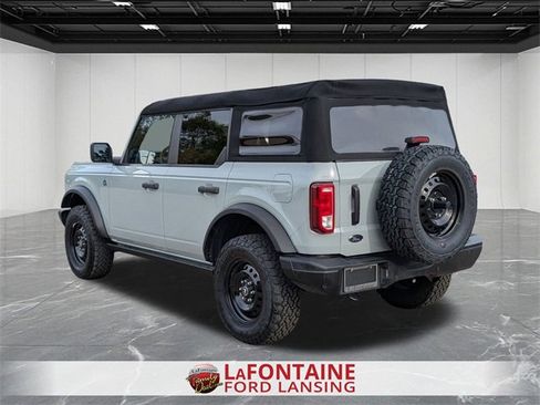 Used 2023 Ford Bronco Black Diamond image 3