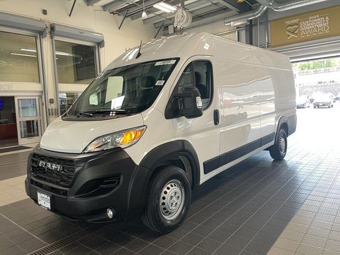 Used 2025 RAM ProMaster 3500 w/ Safety Group FWD image 3