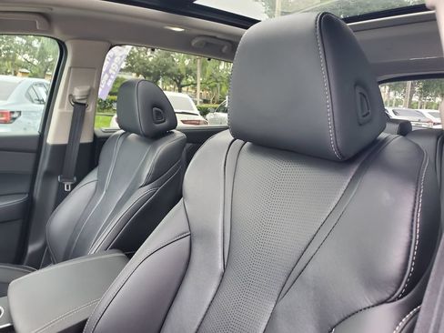 Used 2025 Acura MDX w/ Technology Package FWD image 17