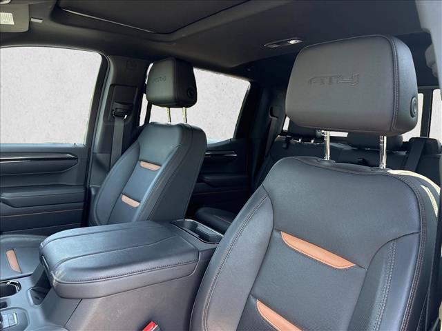 Used 2024 GMC Sierra 1500 AT4 w/ Technology Package AWD/4WD image 17