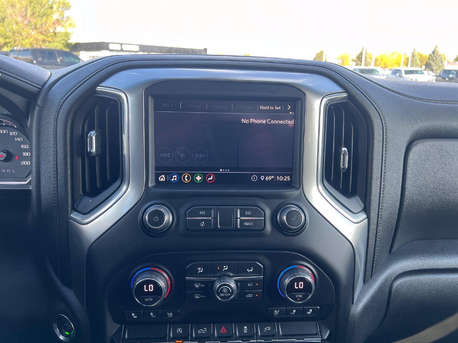 Used 2020 Chevrolet Silverado 1500 LTZ w/ LTZ Convenience Package AWD/4WD image 20