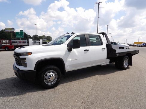 Used 2025 Chevrolet Silverado 3500 W/T AWD/4WD image 3