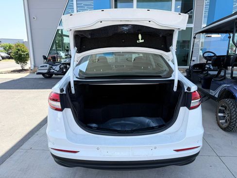 Used 2019 Ford Fusion SE FWD image 37