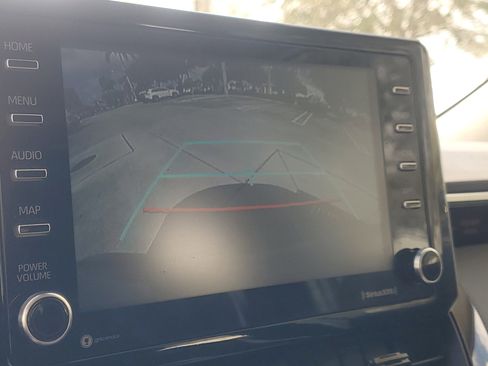 Used 2021 Toyota Corolla LE image 26