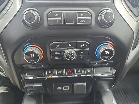 Used 2020 Chevrolet Silverado 1500 LT Trail Boss image 16