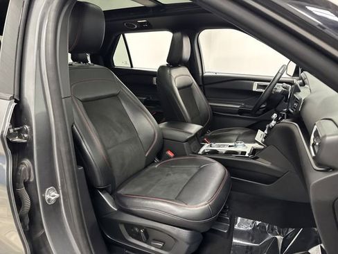 Used 2023 Ford Explorer ST-Line image 31