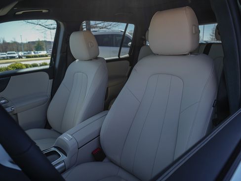 New 2026 Mercedes-Benz GLB 250 4MATIC image 10