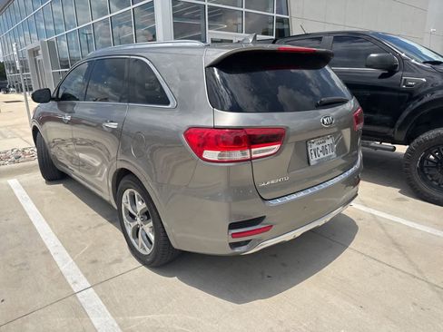 Used 2016 Kia Sorento SX FWD image 4