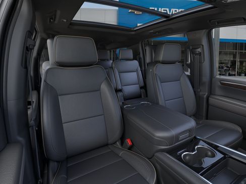 New 2026 Chevrolet Suburban Premier AWD/4WD image 40