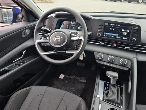 New 2026 Hyundai Elantra SE FWD image 20