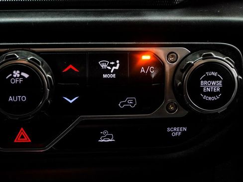 Used 2022 Jeep Wrangler Unlimited Rubicon image 25