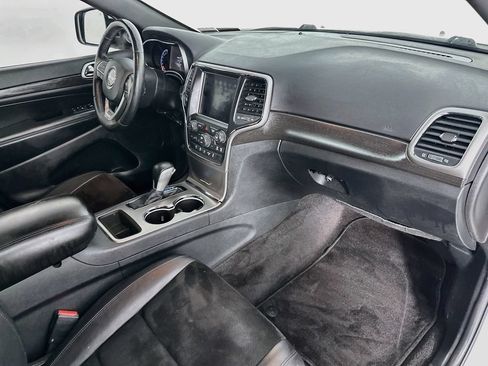 Used 2018 Jeep Grand Cherokee Altitude RWD image 31