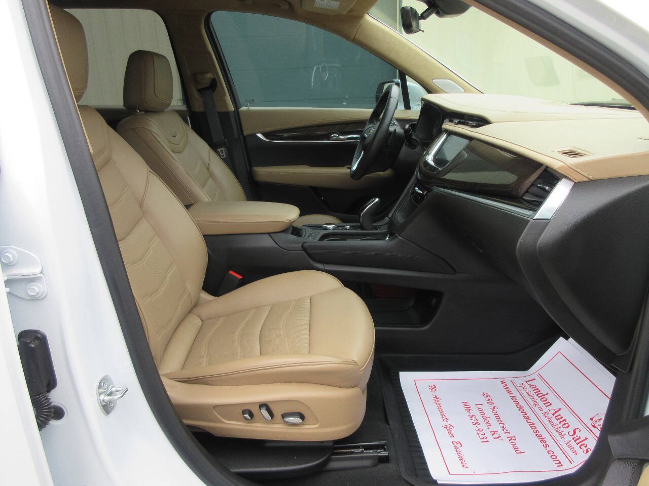 Used 2025 Cadillac XT6 Premium Luxury w/ Platinum Package FWD image 15