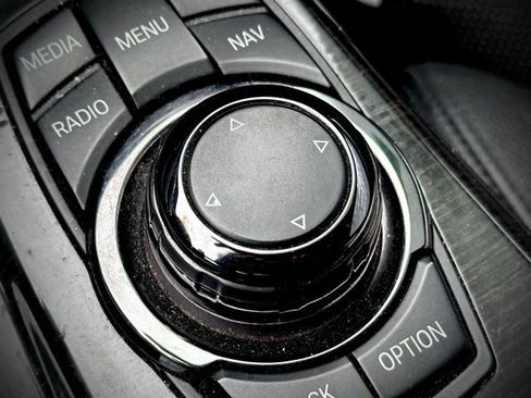 Used 2013 BMW 550i xDrive Sedan image 17