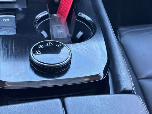 Used 2023 Nissan Rogue SL image 26