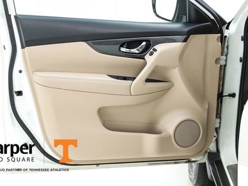 Used 2016 Nissan Rogue SL image 57