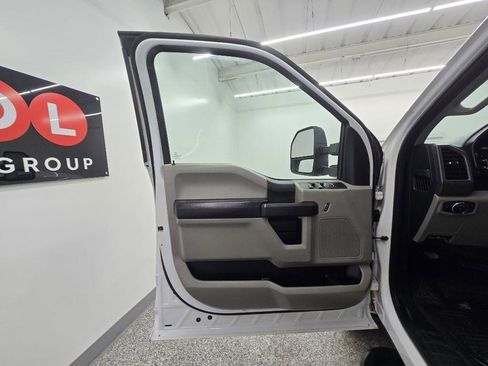 Used 2018 Ford F250 XL w/ Power Equipment Group image 29