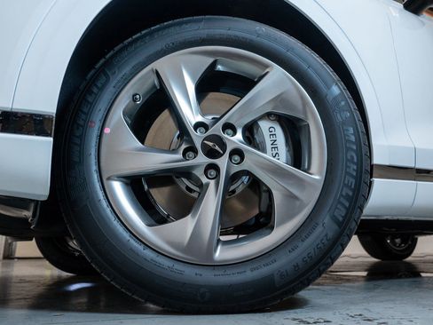 Used 2026 Genesis GV70 2.5T image 5