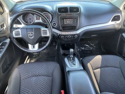 Used 2019 Dodge Journey SE w/ Connectivity Group FWD image 15