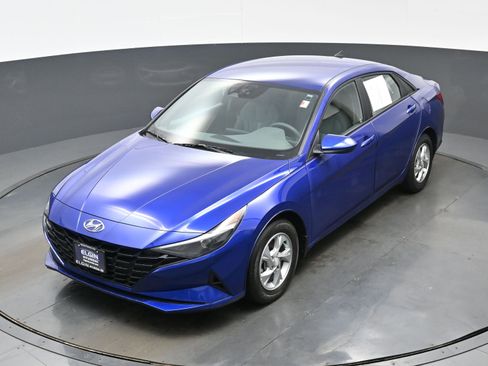 Used 2023 Hyundai Elantra SE image 31