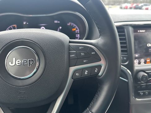 Used 2018 Jeep Grand Cherokee Limited image 23