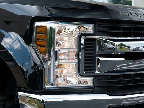Used 2019 Ford F250 XLT AWD/4WD image 8