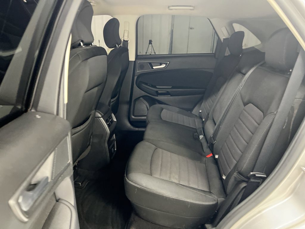 Used 2019 Ford Edge SE FWD image 22