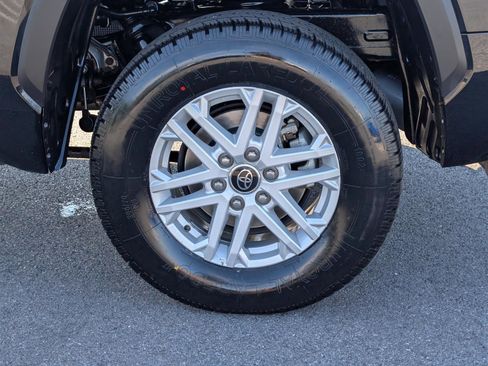 Used 2022 Toyota Tundra SR5 image 11