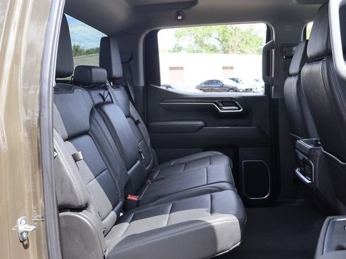 Used 2023 Chevrolet Silverado 1500 LTZ AWD/4WD image 31