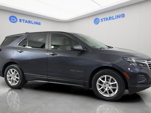Used 2022 Chevrolet Equinox LS FWD image 13