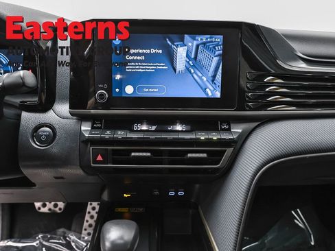 Used 2025 Toyota Camry SE w/ Convenience Package FWD image 12