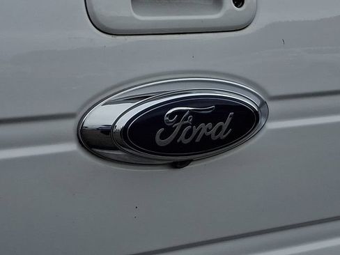 Used 2014 Ford F150 FX4 w/ Equipment Group 402A Luxury AWD/4WD image 32