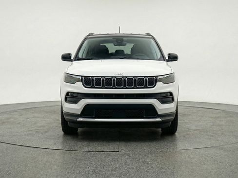 Used 2025 Jeep Compass Limited AWD/4WD image 2