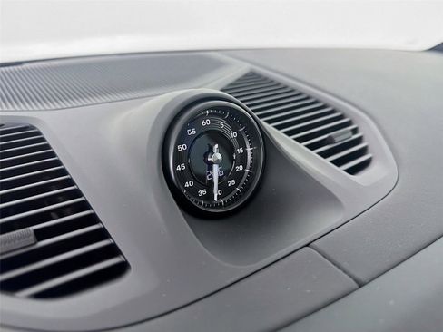 New 2025 Porsche Cayenne E-Hybrid image 16