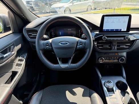 Used 2025 Ford Escape ST-Line AWD/4WD image 12