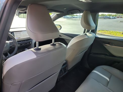 Used 2025 Toyota Camry SE w/ Multimedia Upgrade Package image 12