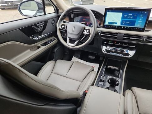 New 2025 Lincoln Corsair Reserve w/ Equipment Group 202A image 10