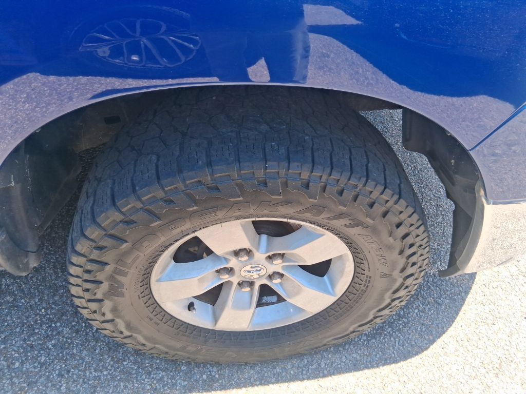 Used 2019 RAM 1500 Classic SLT AWD/4WD image 5