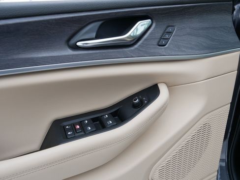 Certified 2024 Jeep Grand Cherokee L Limited w/ Luxury Tech Group II image 19