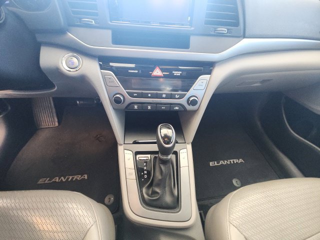 Used 2017 Hyundai Elantra Limited FWD image 19