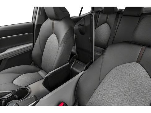 Used 2020 Toyota Camry LE FWD image 9