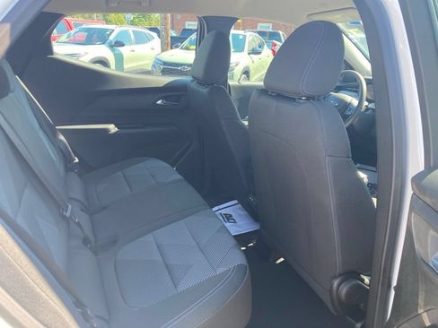 Used 2027 Chevrolet Bolt LT w/ Comfort Package FWD image 22