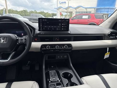 New 2026 Honda Pilot Touring image 22