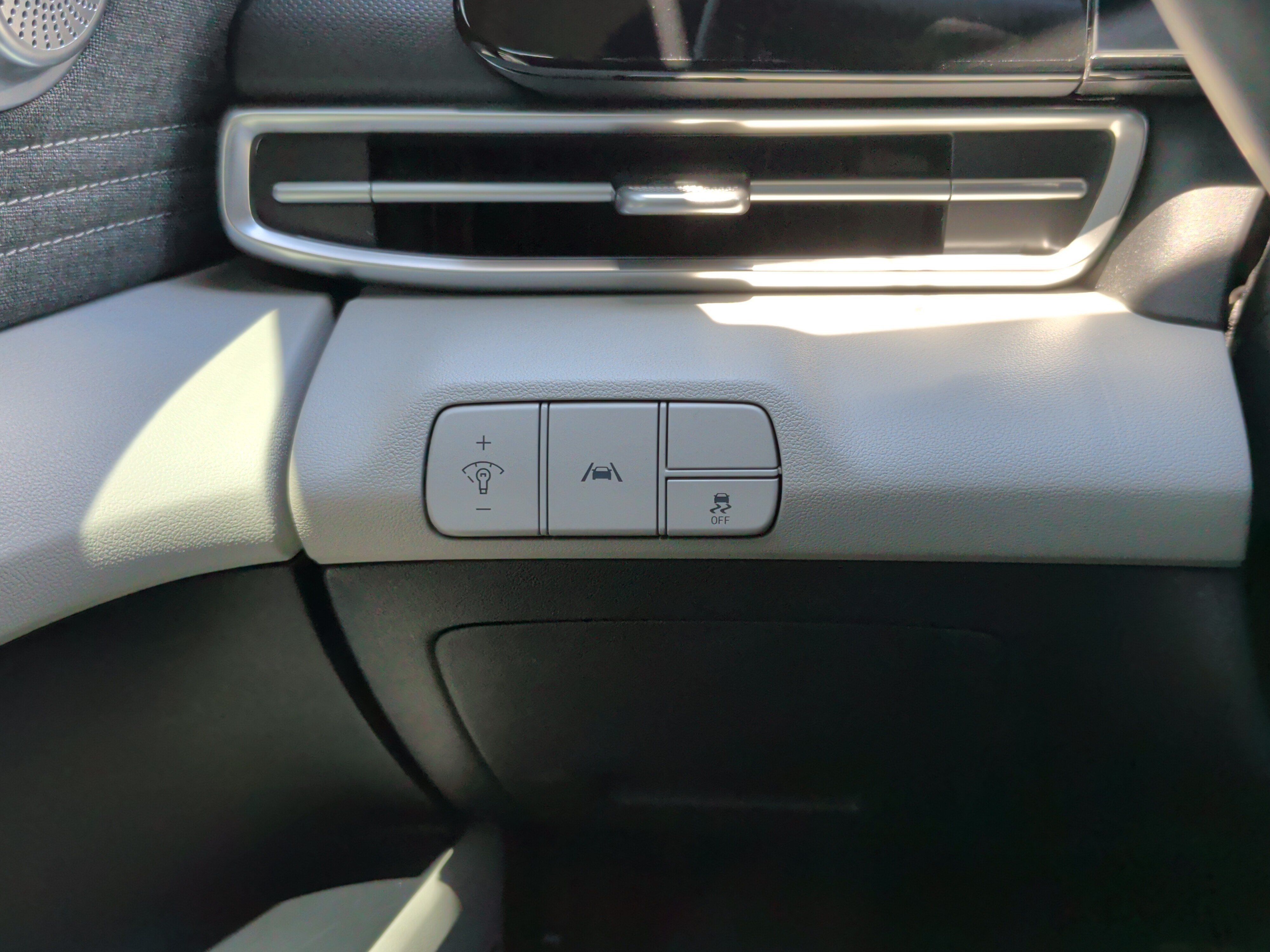 Used 2022 Hyundai Elantra Limited FWD image 24