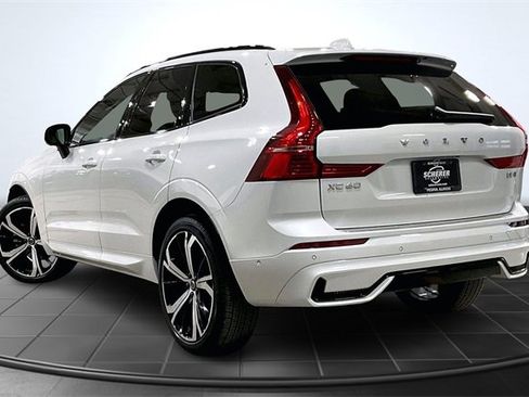 Certified 2023 Volvo XC60 B5 Ultimate w/ Climate Package image 14
